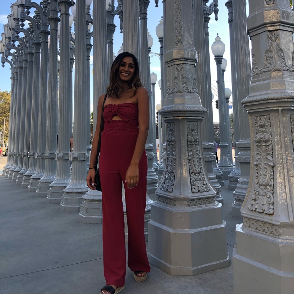 Berry jumpsuit with cutout